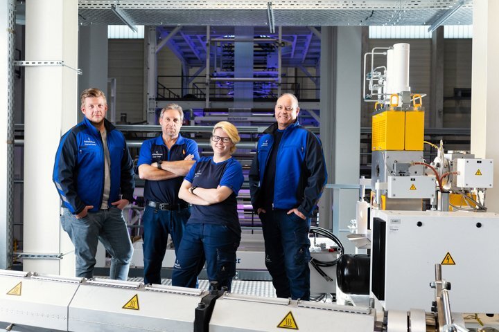 Top-Arbeitgeber, zufriedene Mitarbeiter. Die Reifenhäuser Gruppe gehört zu den Top 50 Arbeitgebern in Deutschland und zum drittbesten Arbeitgeber in der Kategorie „Maschinen- und Anlagenbau“. Foto: Maurice Kohl